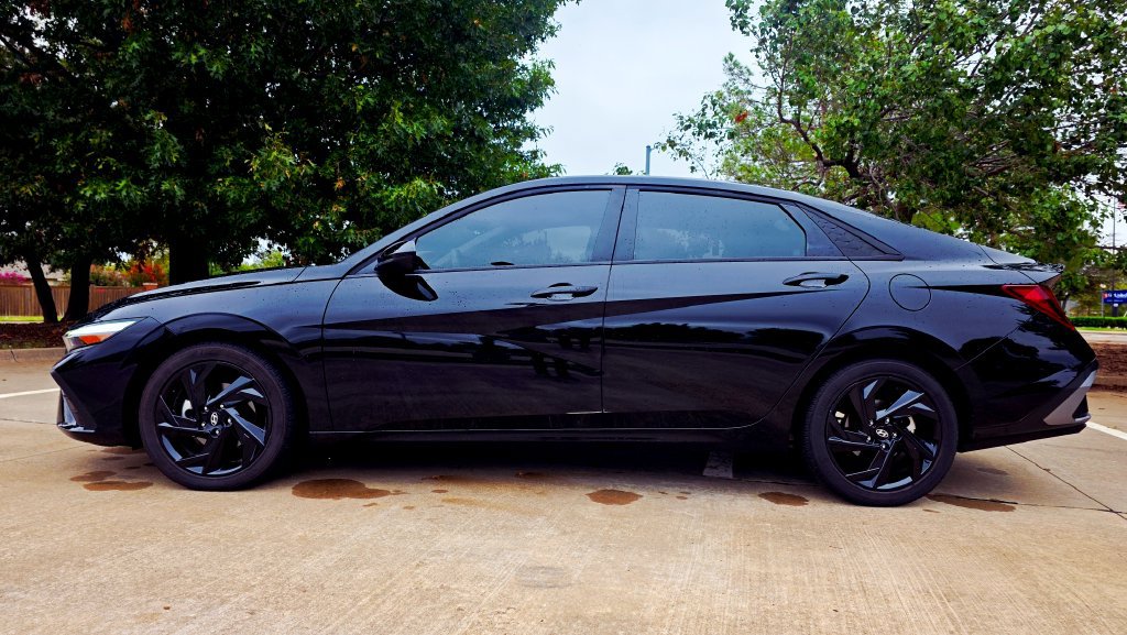 Used 2026 Hyundai Elantra Sport FWD image 19