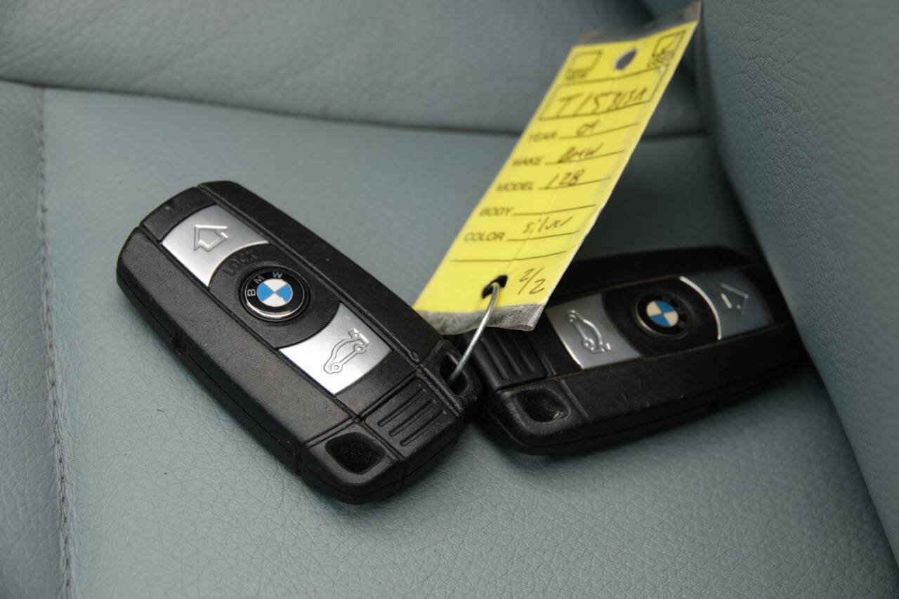 Used 2009 BMW 128i Convertible RWD image 89