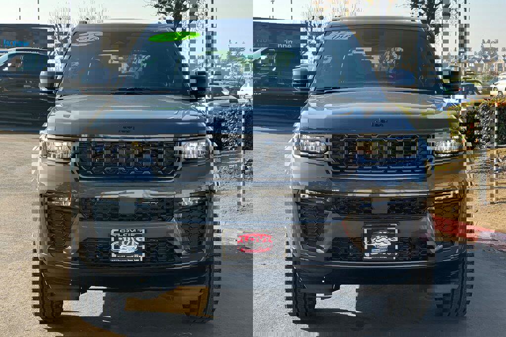 New 2026 Jeep Grand Cherokee Limited image 9