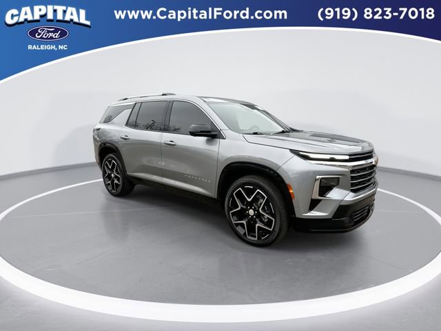 Used 2025 Chevrolet Traverse High Country image 2