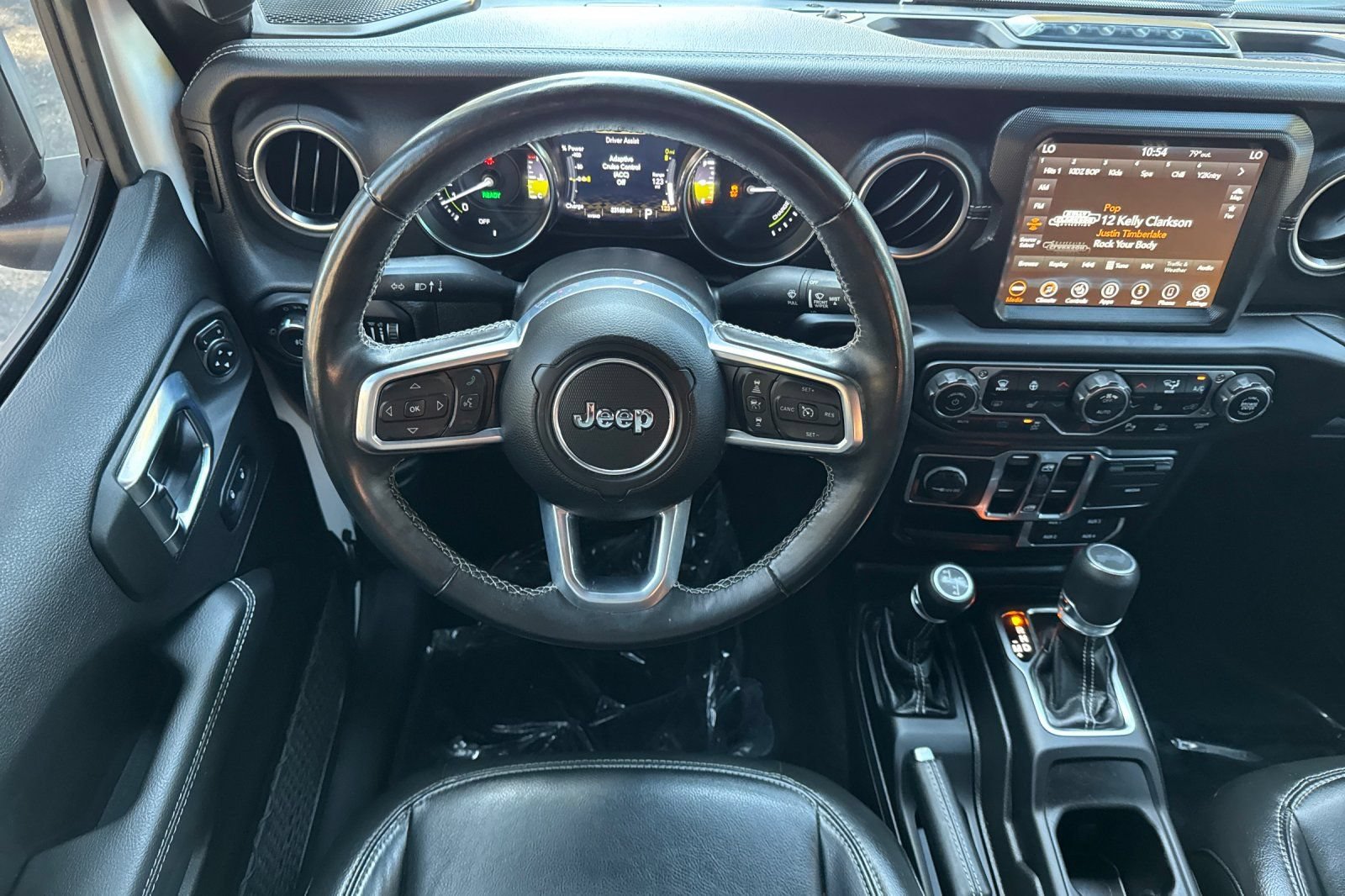 Used 2022 Jeep Wrangler Unlimited Sahara w/ Cold Weather Group AWD/4WD image 13