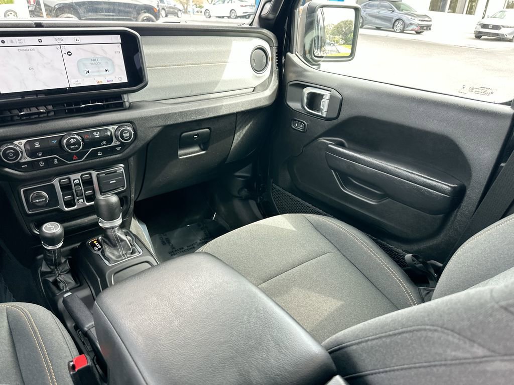 Used 2025 Jeep Wrangler Unlimited Sport image 22