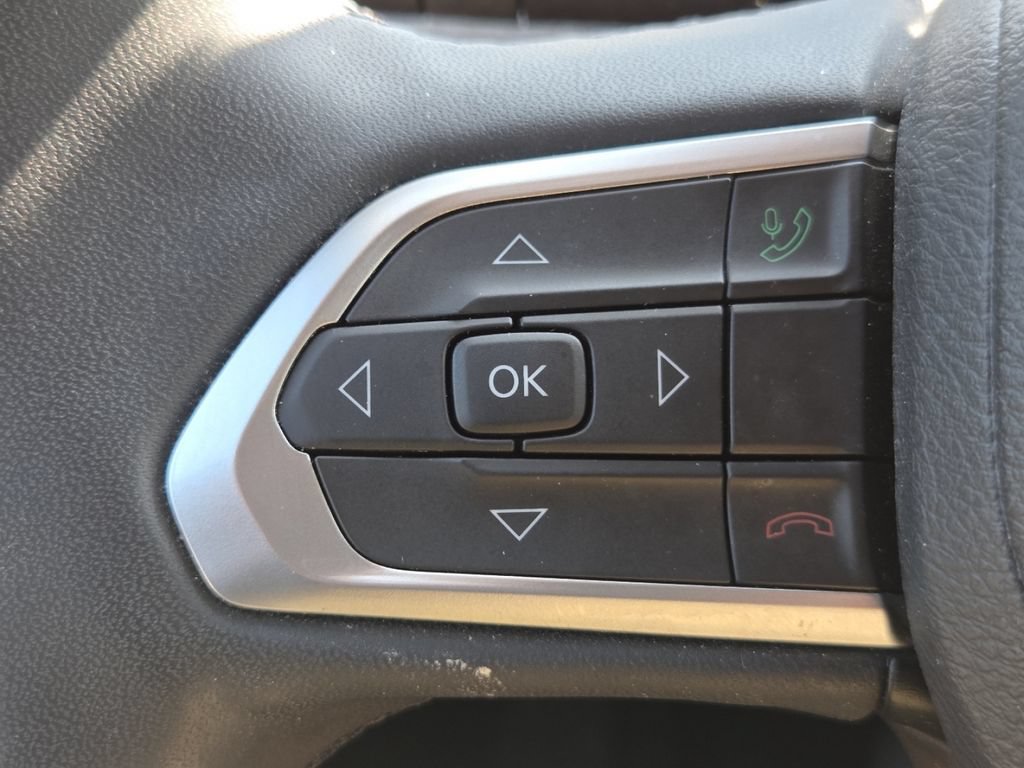 Used 2023 Jeep Compass Latitude AWD/4WD image 11