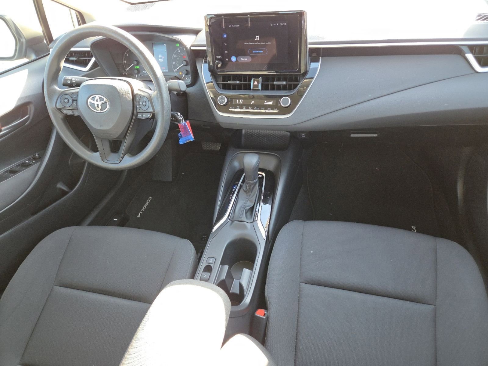 Used 2023 Toyota Corolla LE image 21