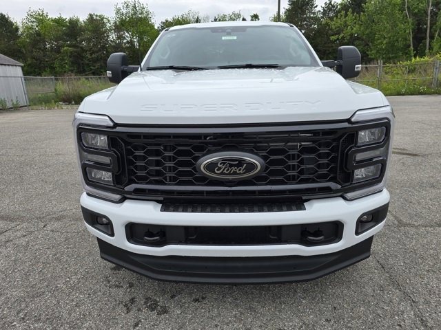 New 2025 Ford F350 XLT w/ Black Appearance Package image 9