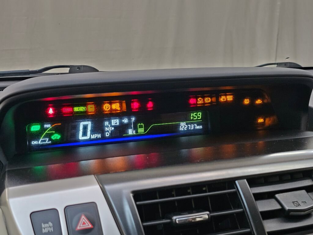 Used 2014 Toyota Prius V Three image 25