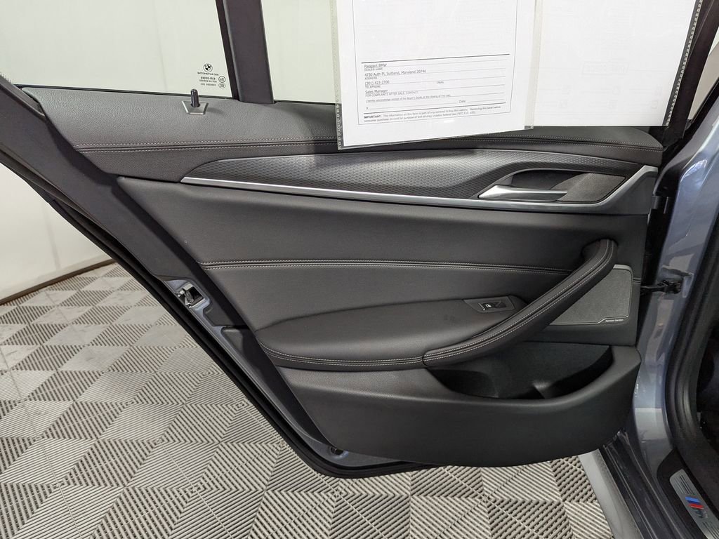 Used 2021 BMW M550i xDrive image 44