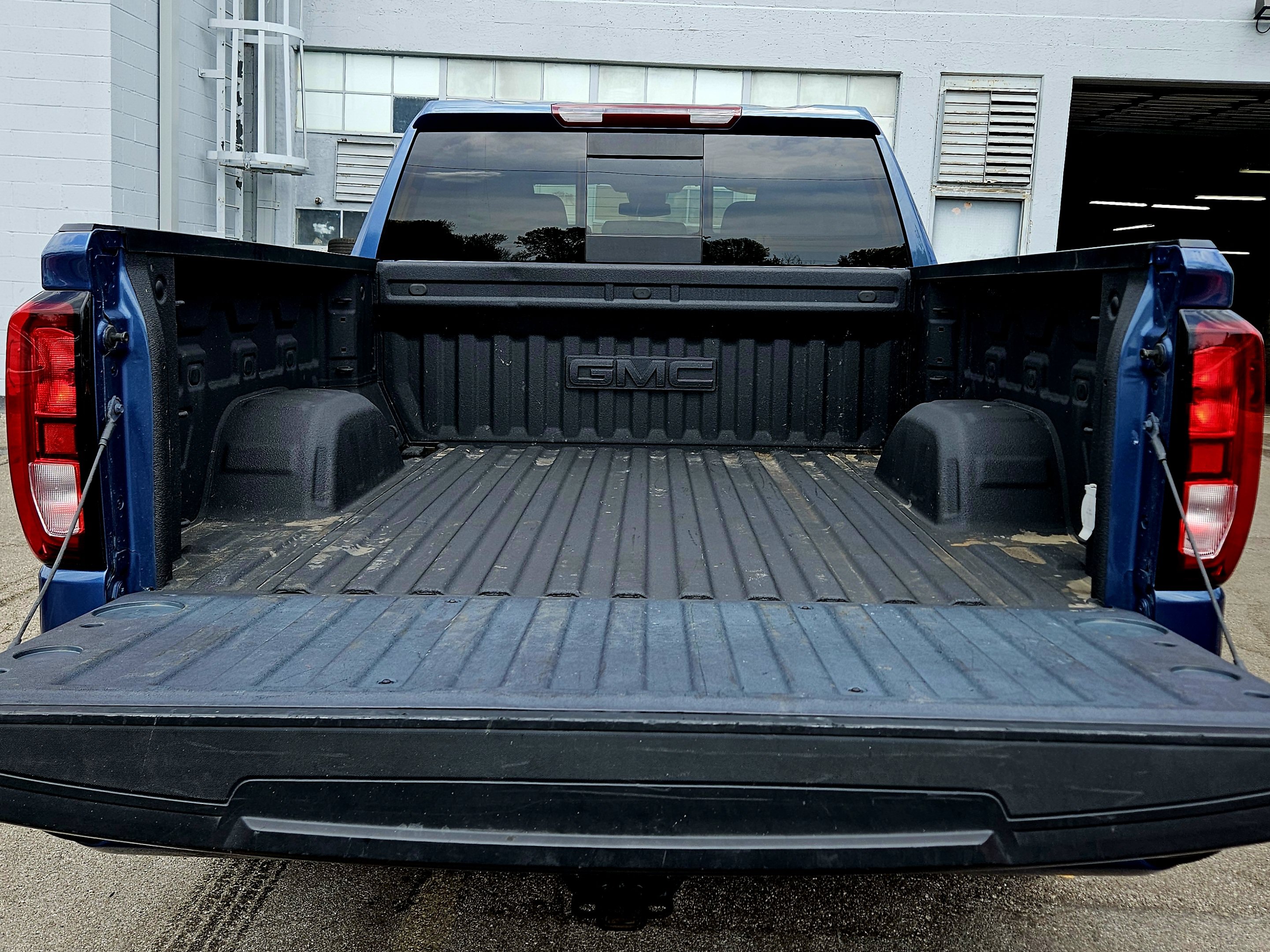 Used 2024 GMC Sierra 1500 Elevation w/ Elevation Premium Package AWD/4WD image 15