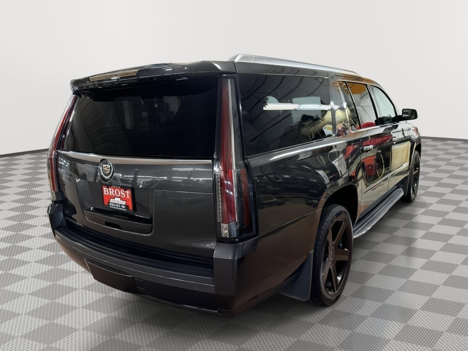 Used 2015 Cadillac Escalade ESV Luxury AWD/4WD image 4