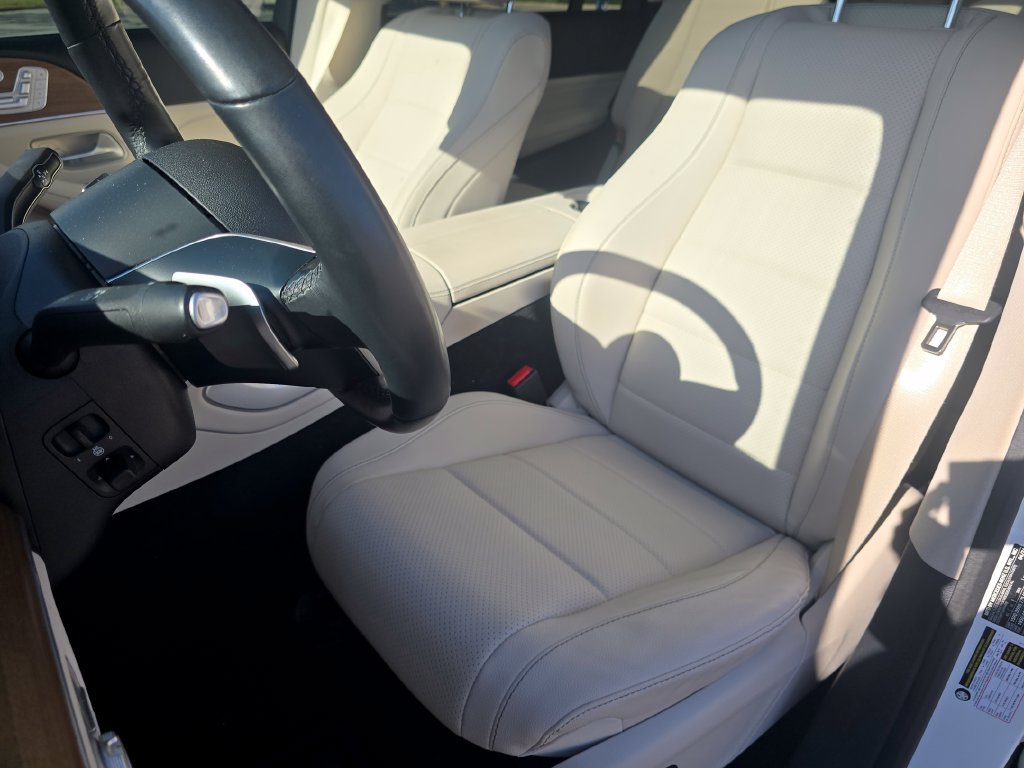 Used 2024 Mercedes-Benz GLS 450 4MATIC image 23