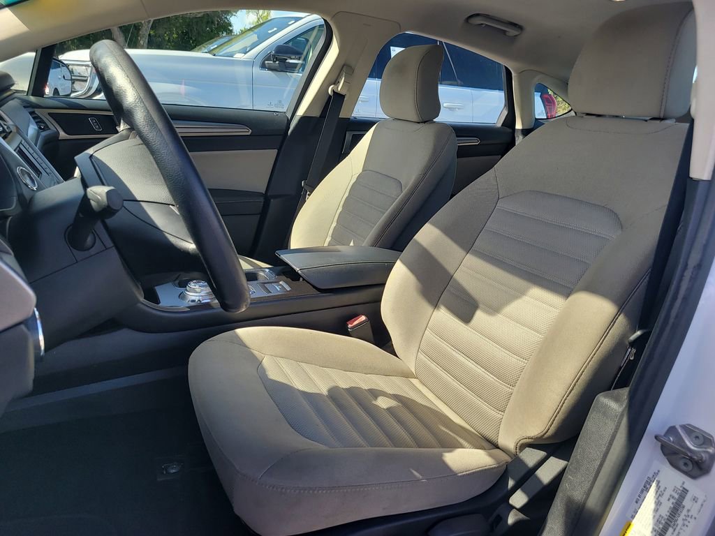 Used 2018 Ford Fusion S image 15