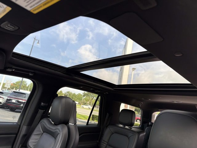 Certified 2023 Lincoln Navigator Reserve AWD/4WD image 33