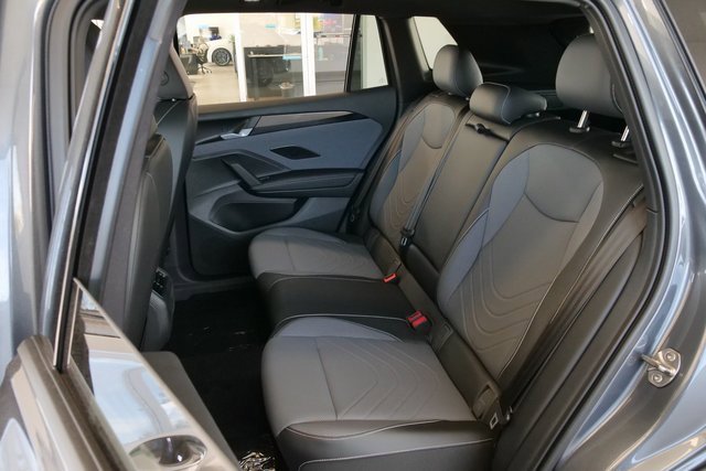 New 2026 Volkswagen Tiguan SE R-Line image 12