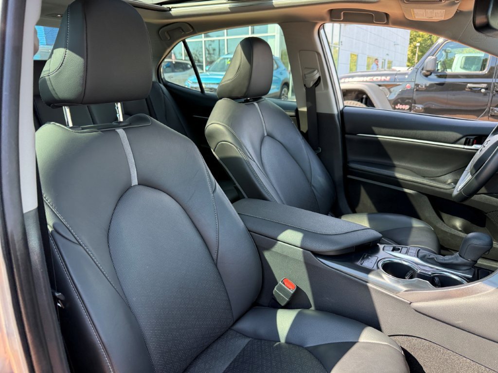 Used 2020 Toyota Camry XSE FWD image 22
