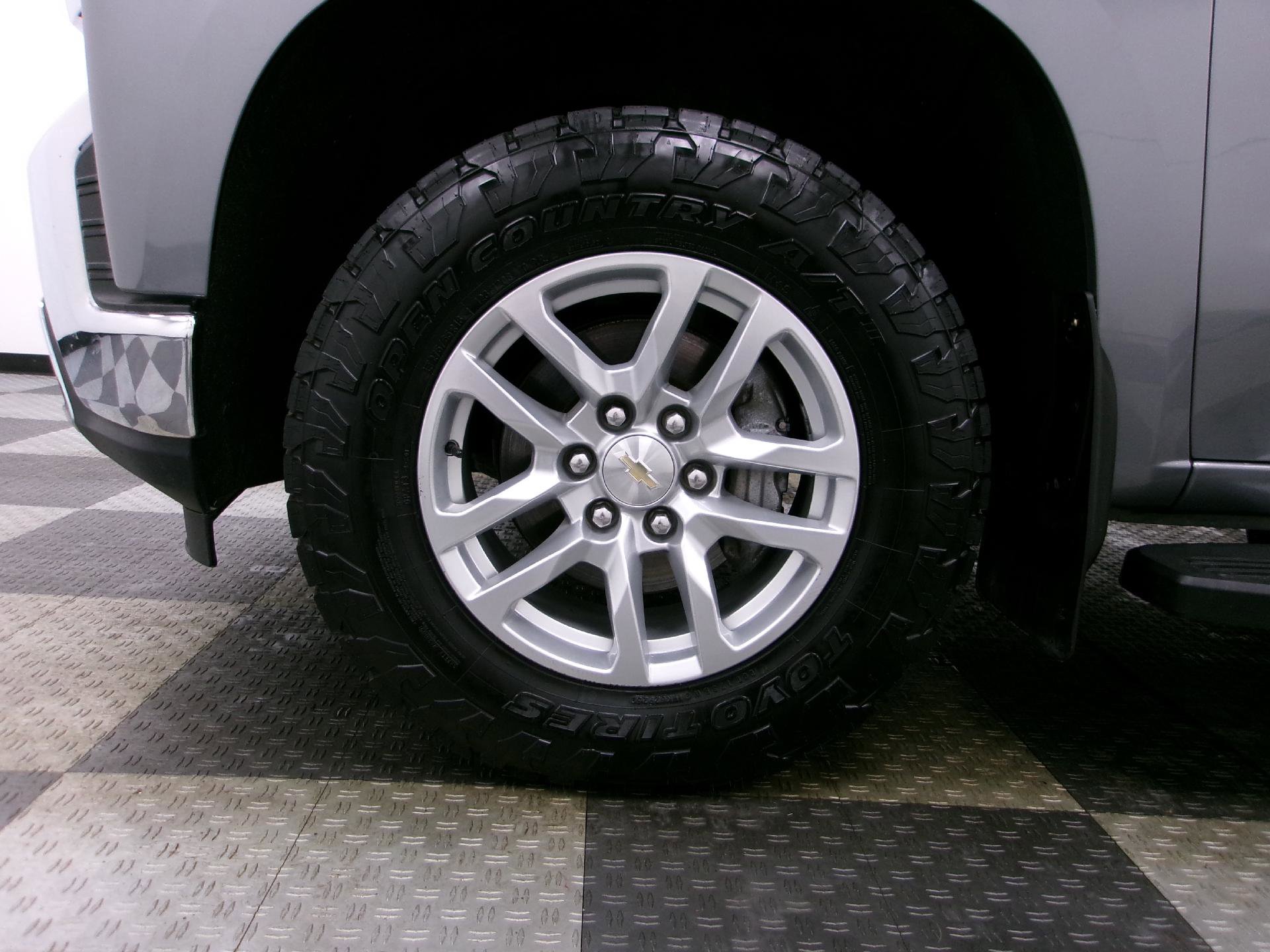 Certified 2021 Chevrolet Silverado 1500 LTZ w/ Technology Package AWD/4WD image 17
