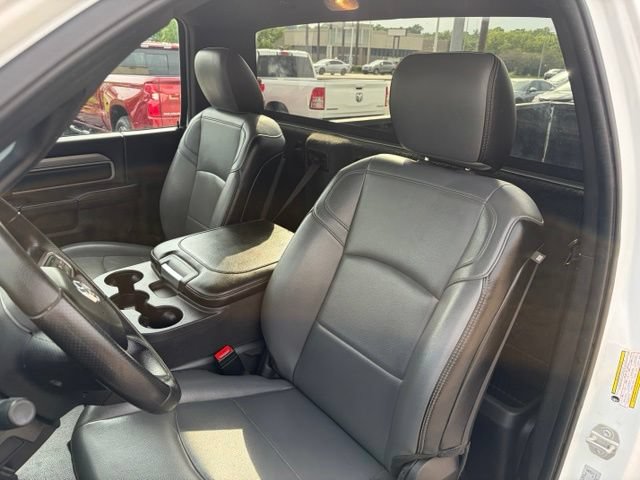 Used 2024 RAM 3500 Tradesman w/ Chrome Appearance Group AWD/4WD image 17