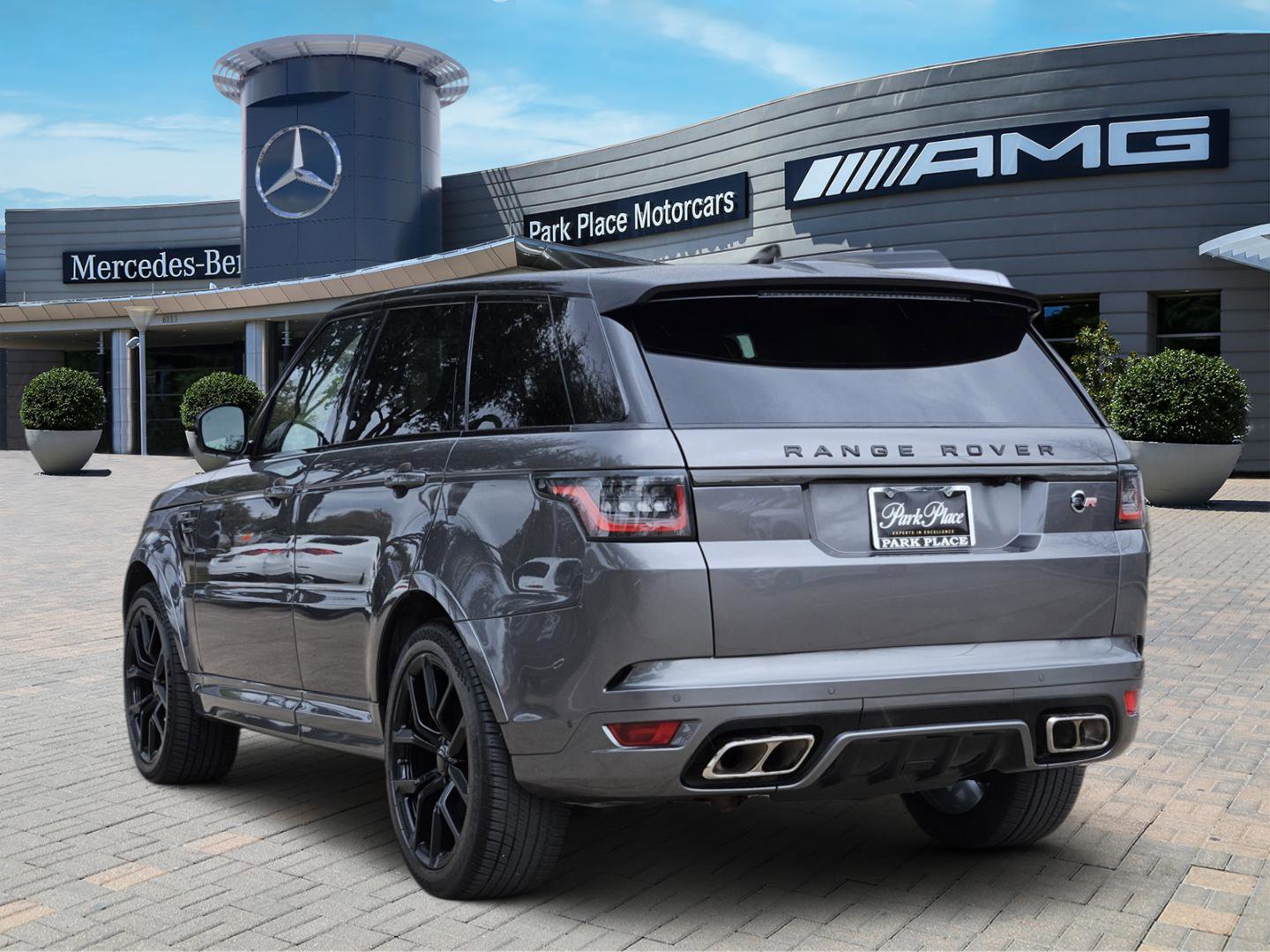 Used 2018 Land Rover Range Rover Sport SVR image 4