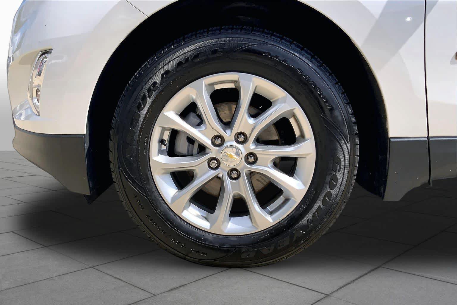 Used 2020 Chevrolet Equinox LT FWD image 11