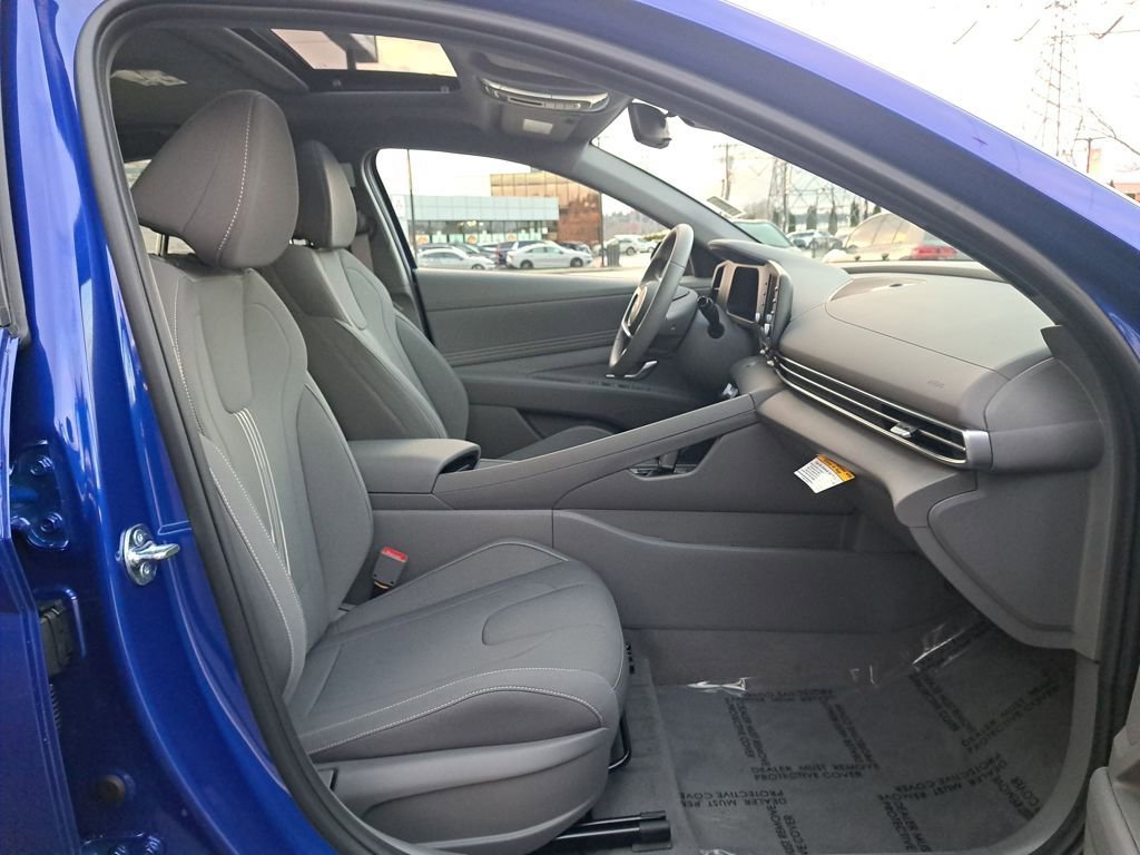 New 2026 Hyundai Elantra SEL Sport Premium FWD image 17