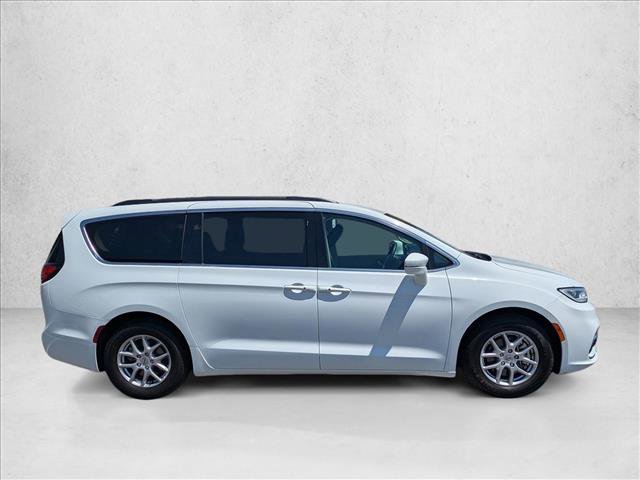 Used 2022 Chrysler Pacifica Touring-L FWD image 4