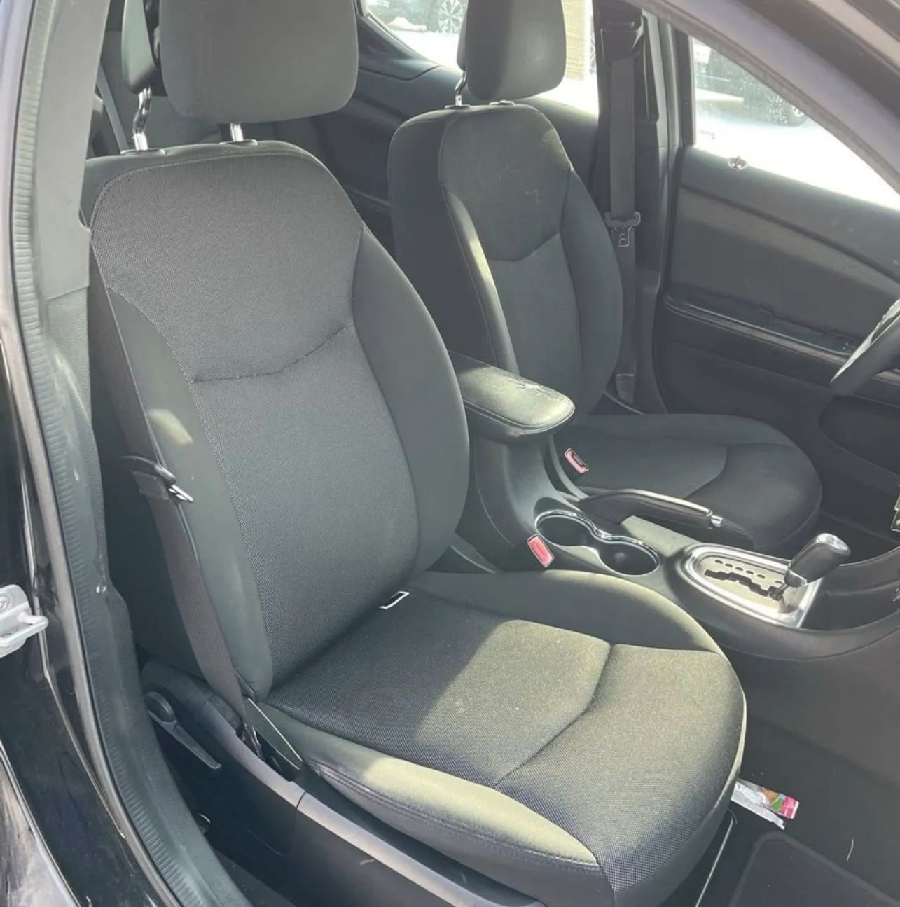 Used 2013 Dodge Avenger SE image 9