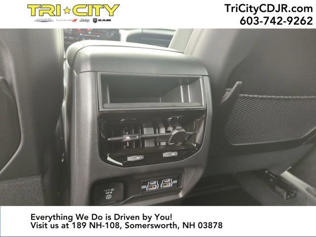 New 2025 Jeep Grand Cherokee Altitude image 25