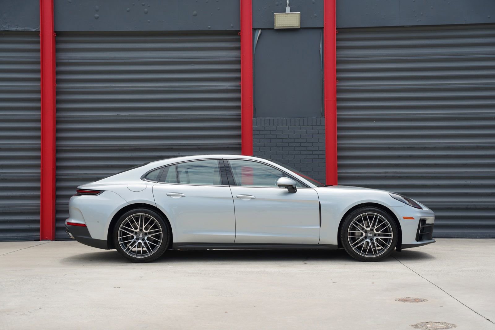 Used 2026 Porsche Panamera RWD image 6