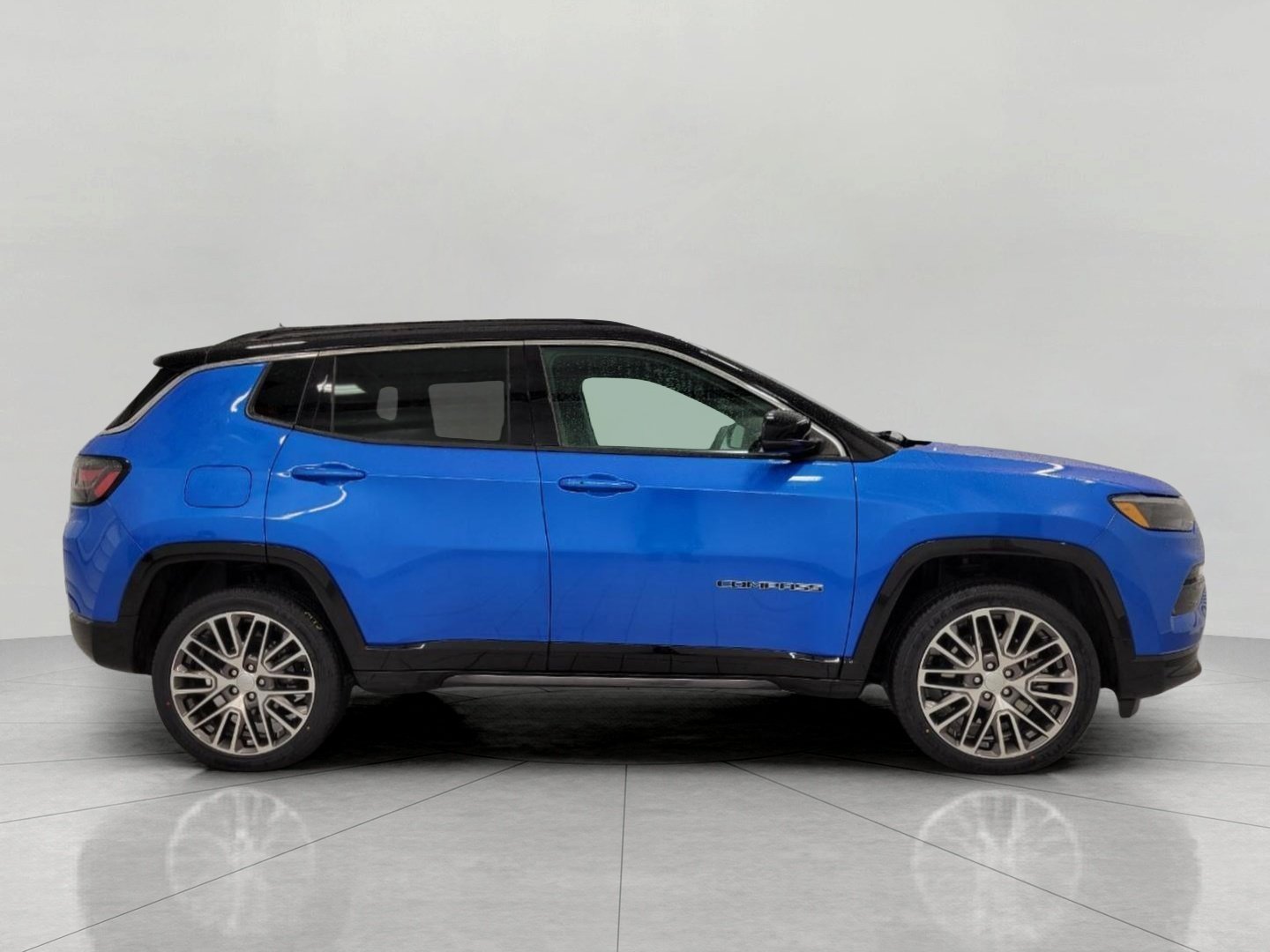 Used 2024 Jeep Compass Limited w/ Elite Group AWD/4WD image 12