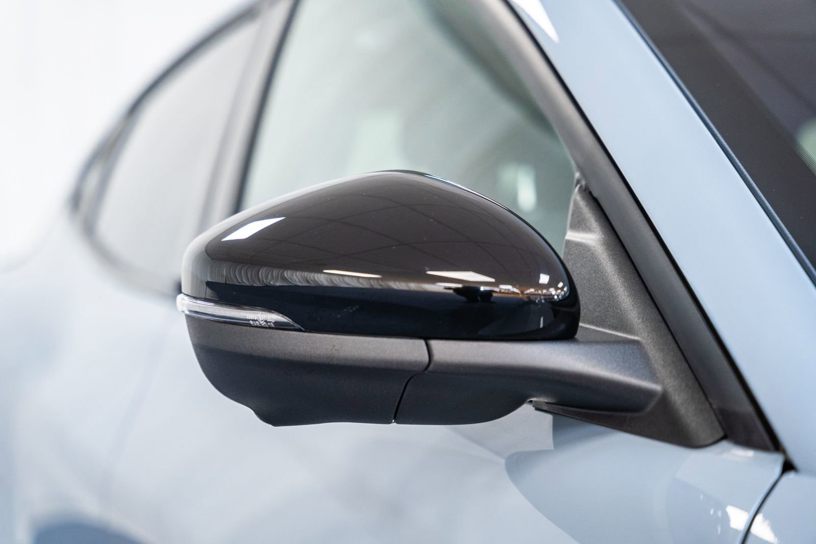 Certified 2025 Ford Mustang Mach-E Premium image 11