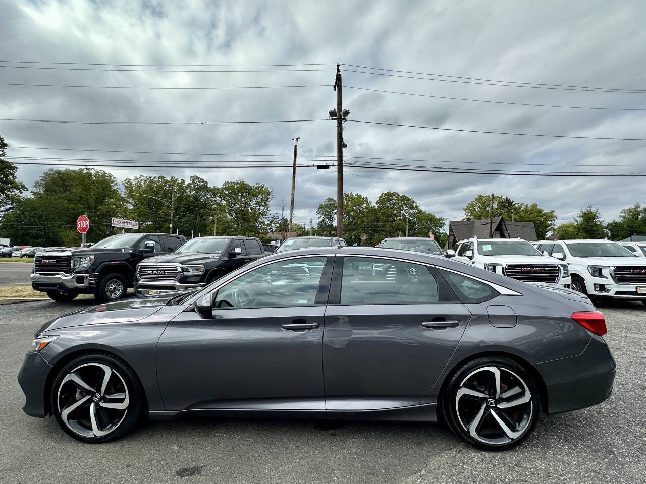 Used 2019 Honda Accord Sport image 3