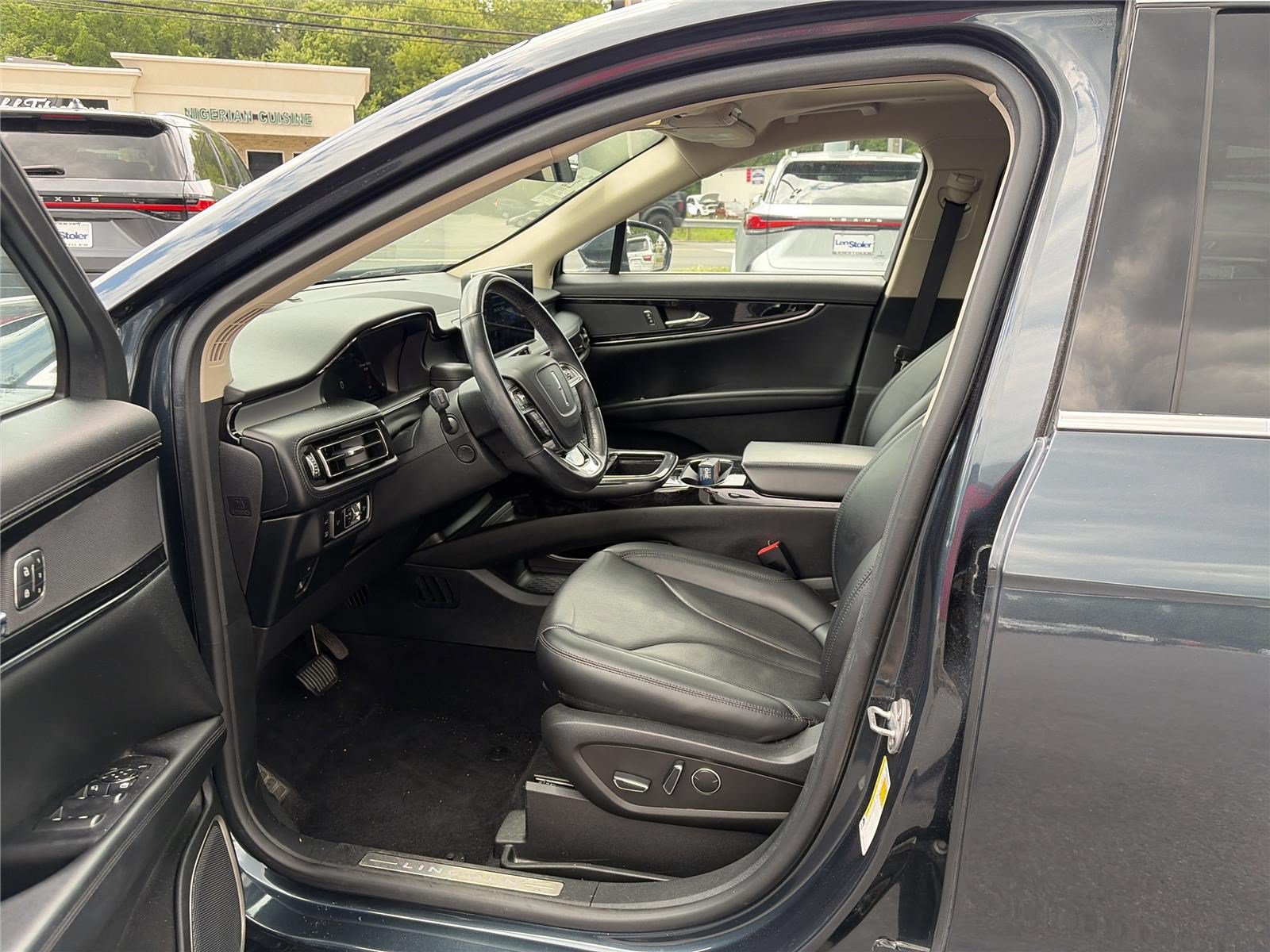 Used 2023 Lincoln Nautilus Reserve AWD/4WD image 11