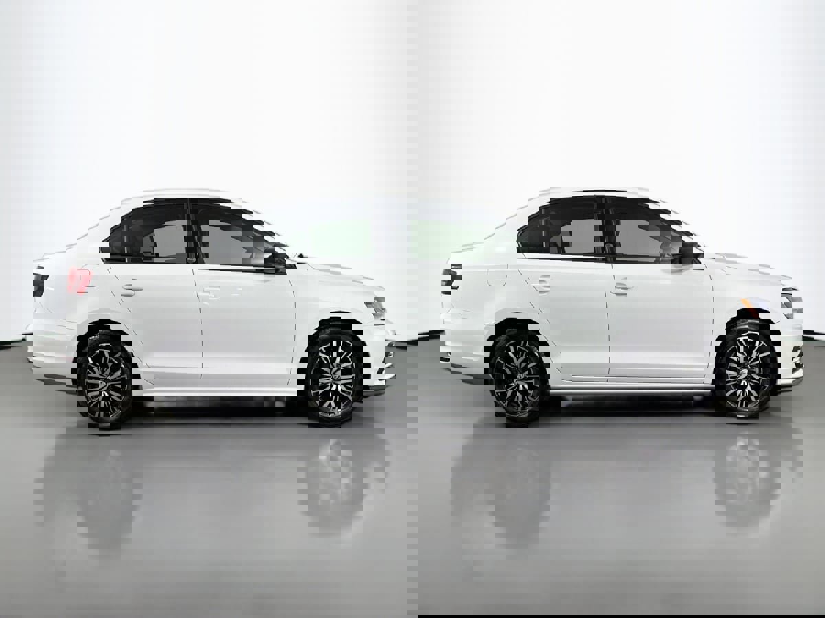 Used 2018 Volkswagen Jetta Wolfsburg Edition image 5