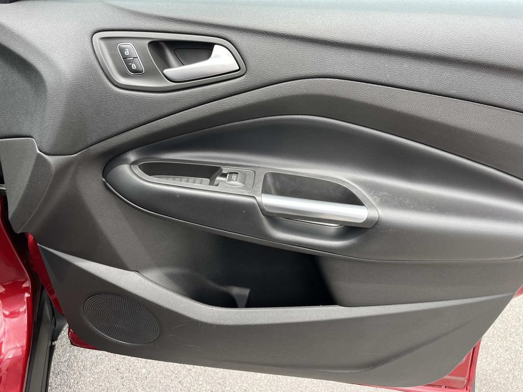 Used 2019 Ford Escape Titanium FWD image 24