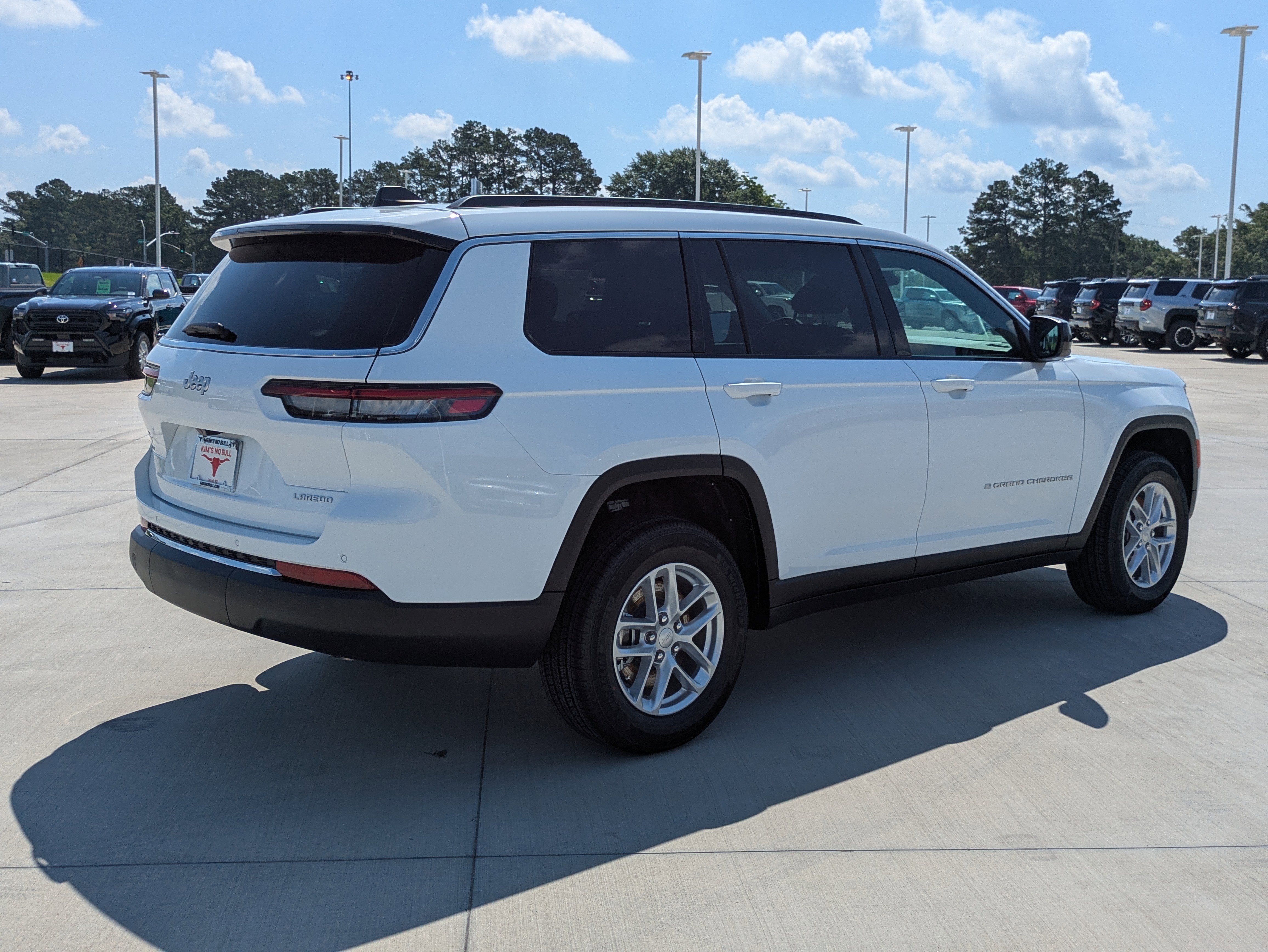 New 2026 Jeep Grand Cherokee L Laredo RWD image 5