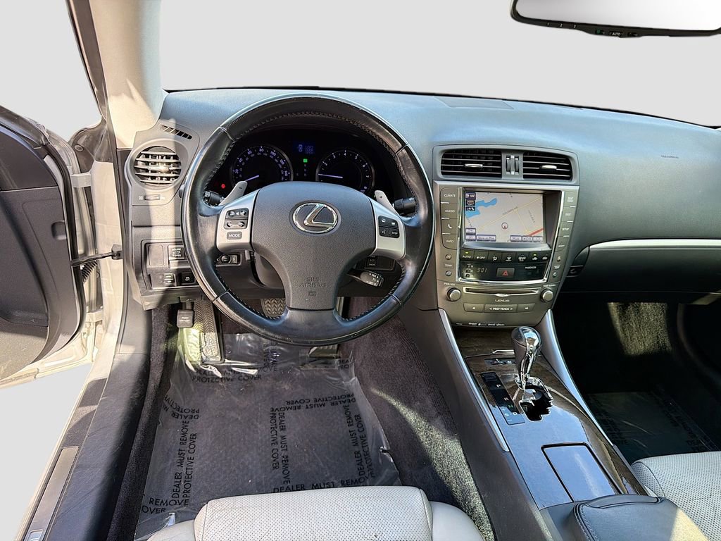 Used 2015 Lexus IS 250C w/ Luxury Package image 16