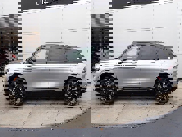 New 2026 Lincoln Nautilus Reserve w/ Jet Appearance Package image 2