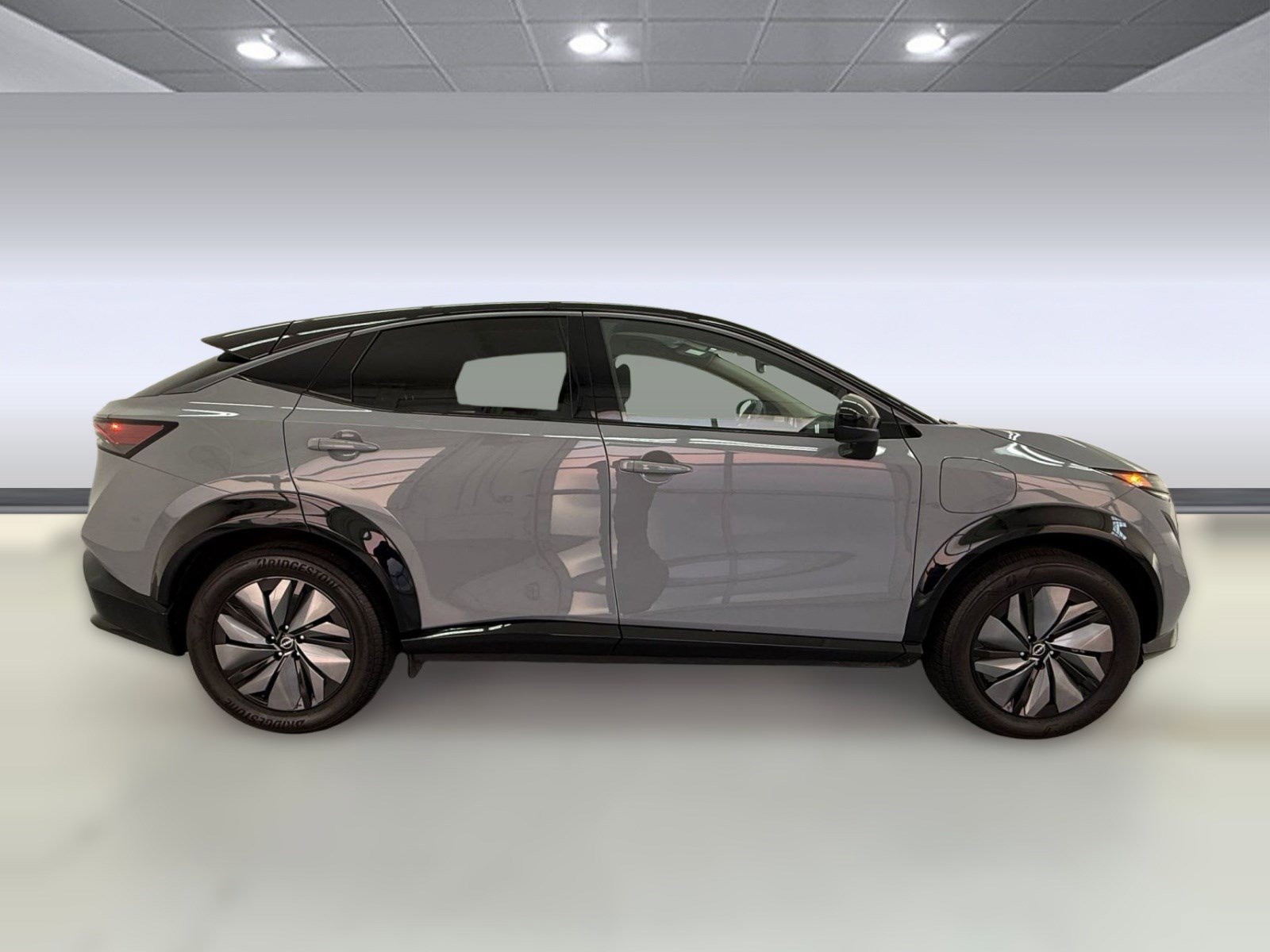 Used 2025 Nissan Ariya AWD image 7