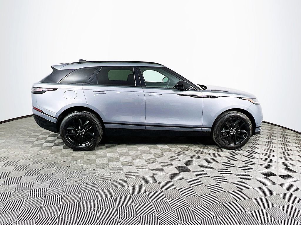 Used 2025 Land Rover Range Rover Velar Dynamic SE image 4