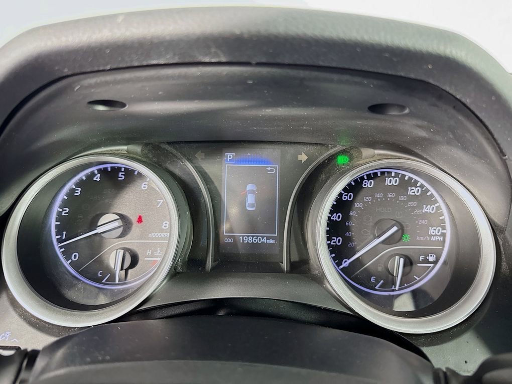 Used 2021 Toyota Camry LE image 34