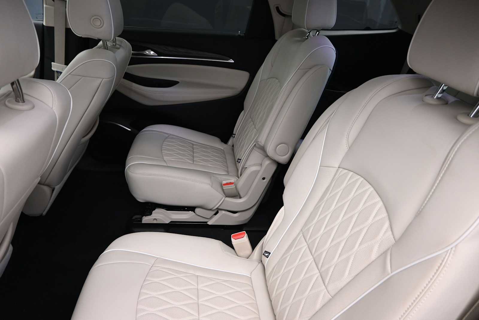 Used 2023 Buick Enclave Avenir w/ Avenir Technology Package image 23