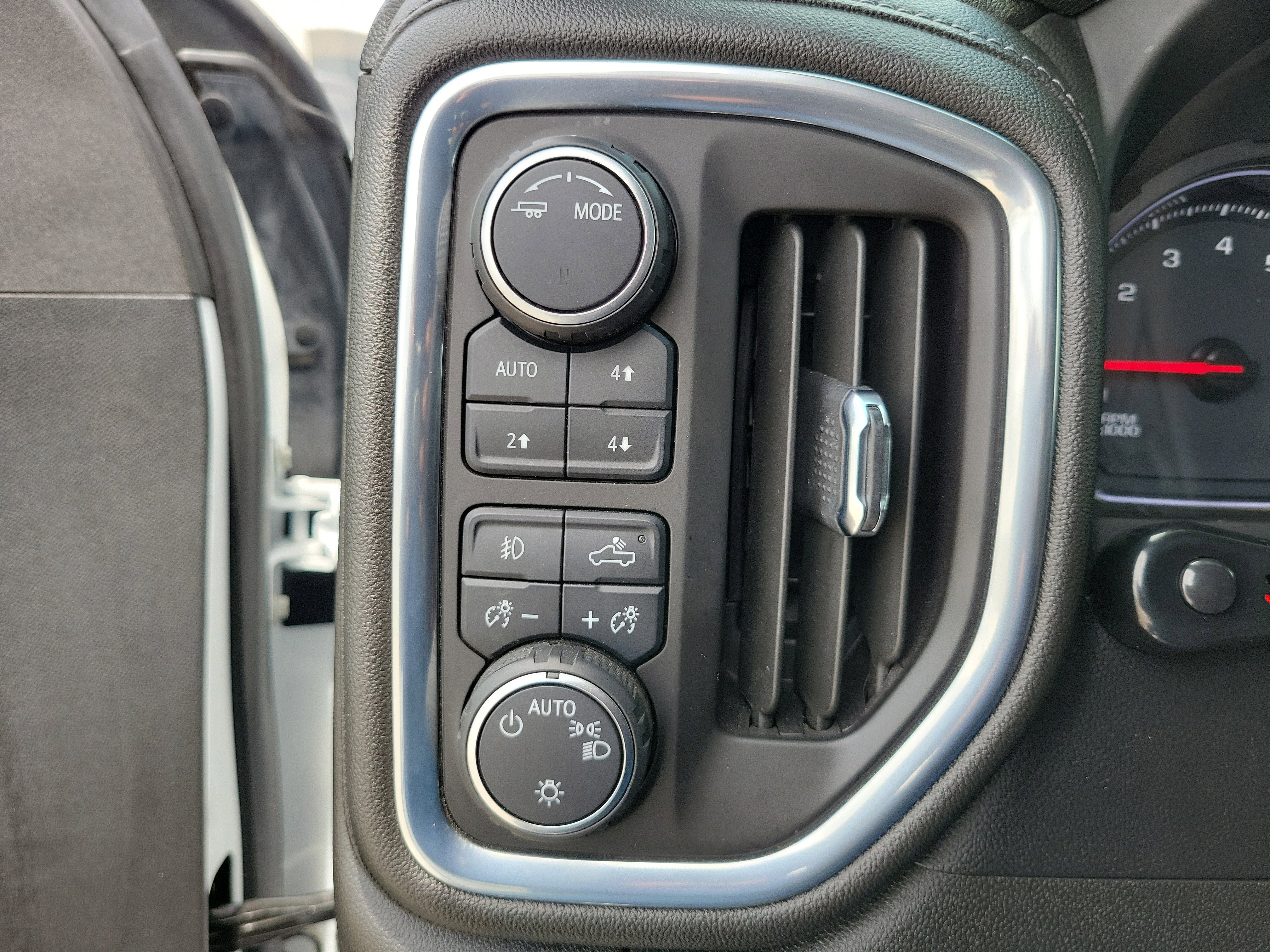 Used 2021 Chevrolet Silverado 1500 LT Trail Boss AWD/4WD image 27