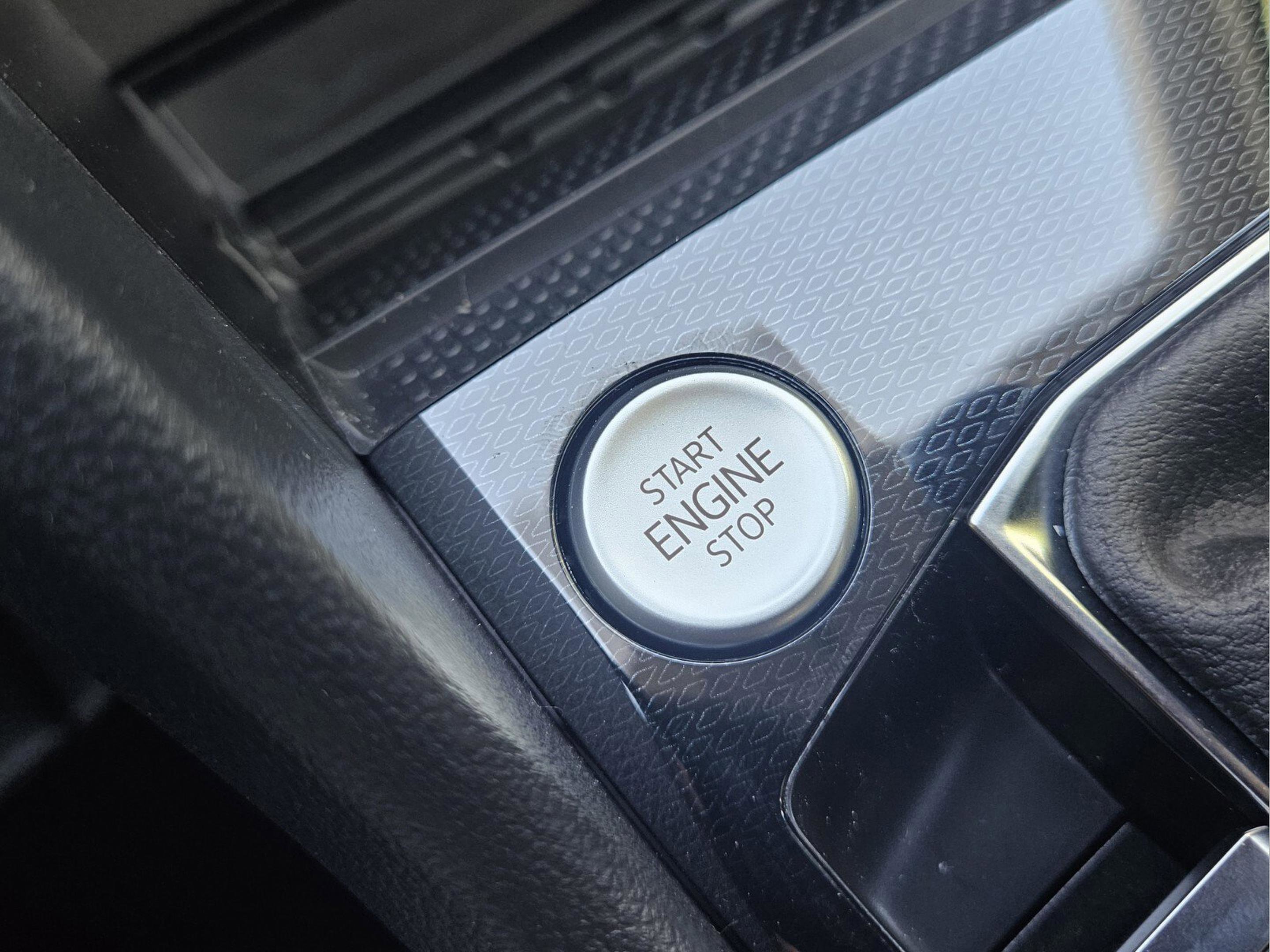 New 2025 Volkswagen Taos SE image 23