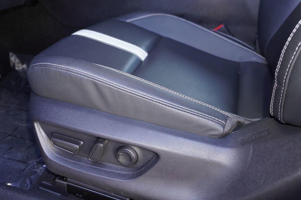 Certified 2025 Toyota Camry SE image 12