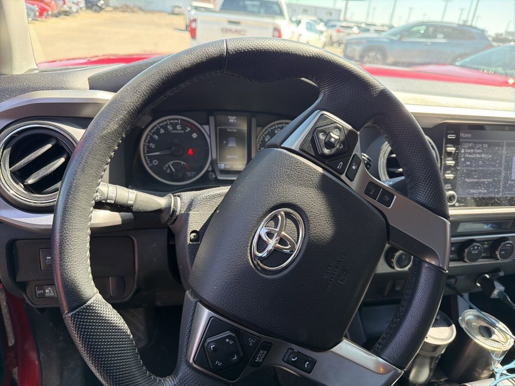 Used 2021 Toyota Tacoma SR5 AWD/4WD image 12