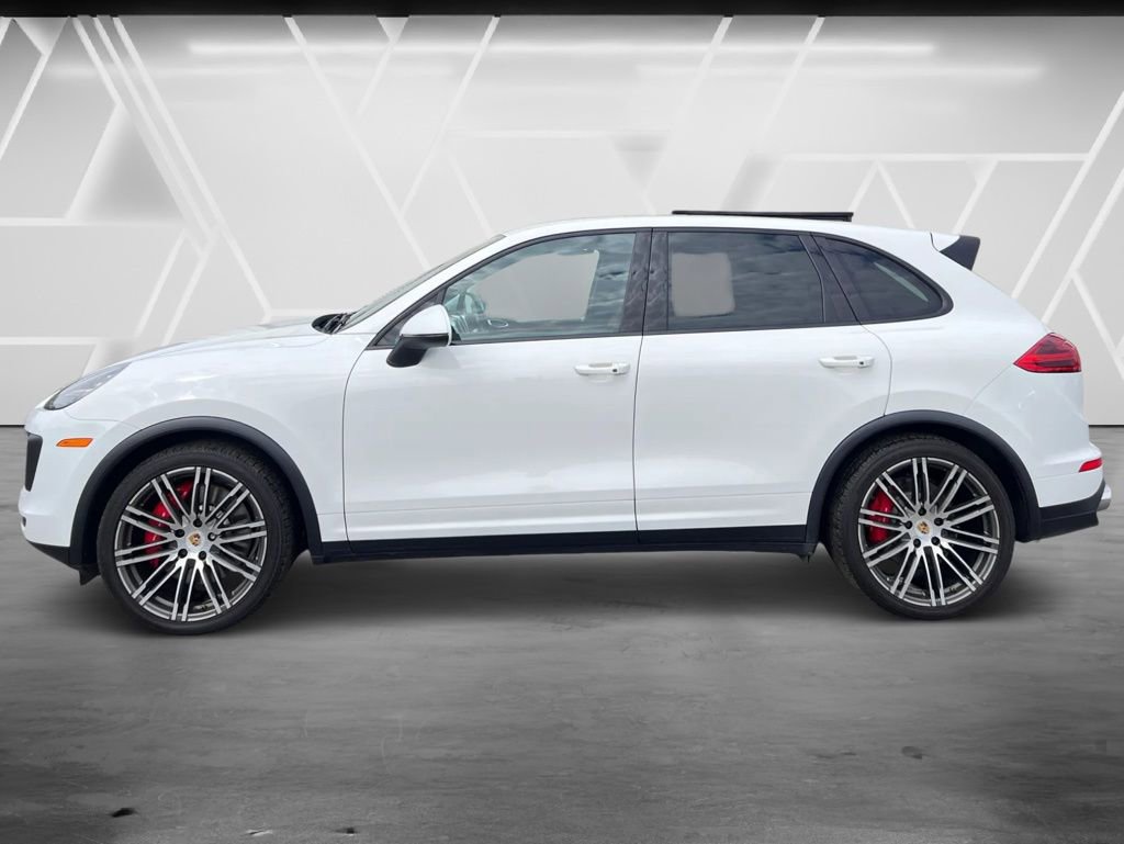 Used 2015 Porsche Cayenne Turbo image 5