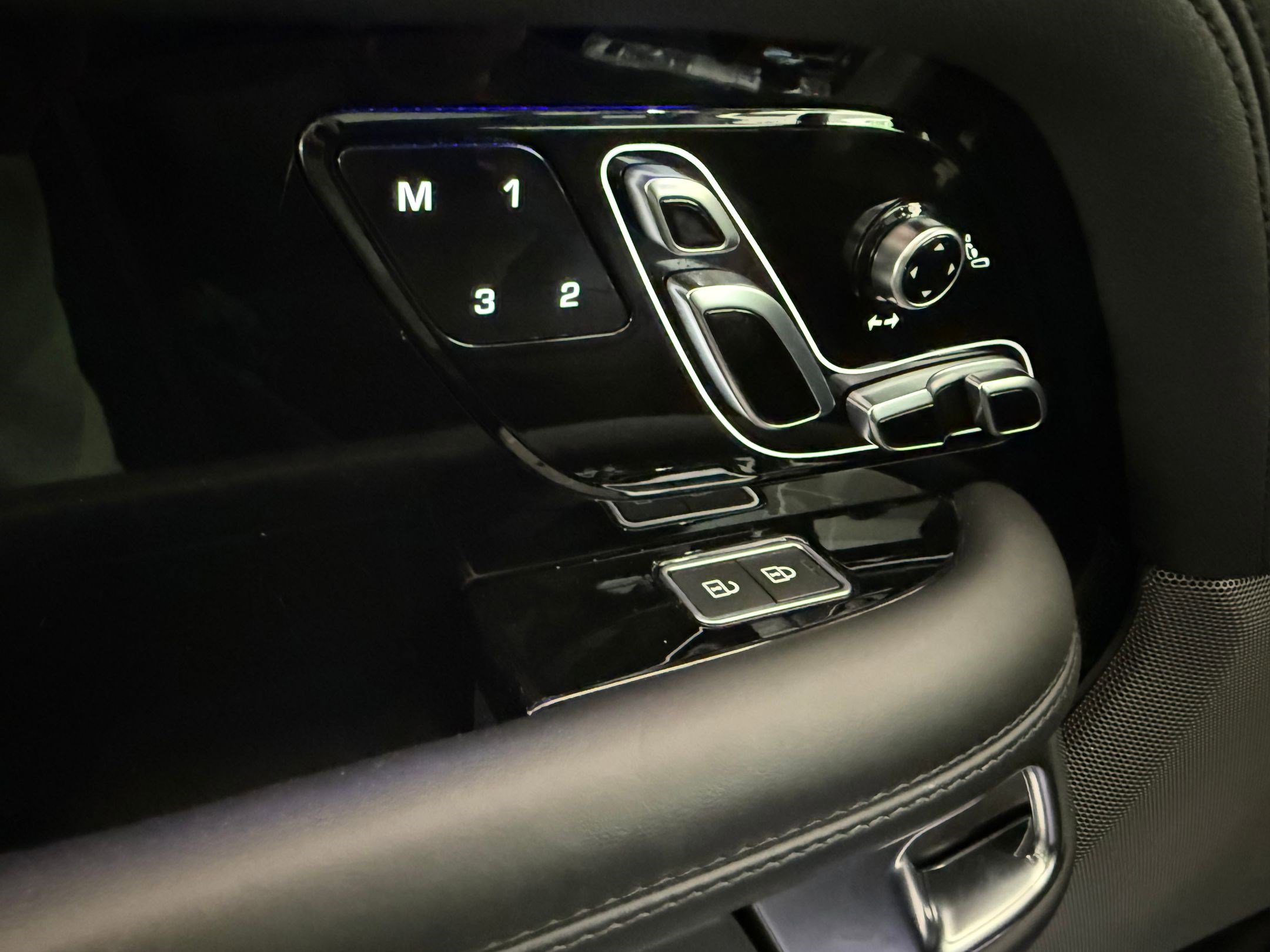 Used 2021 Land Rover Range Rover P525 Westminster Edition LWB image 21