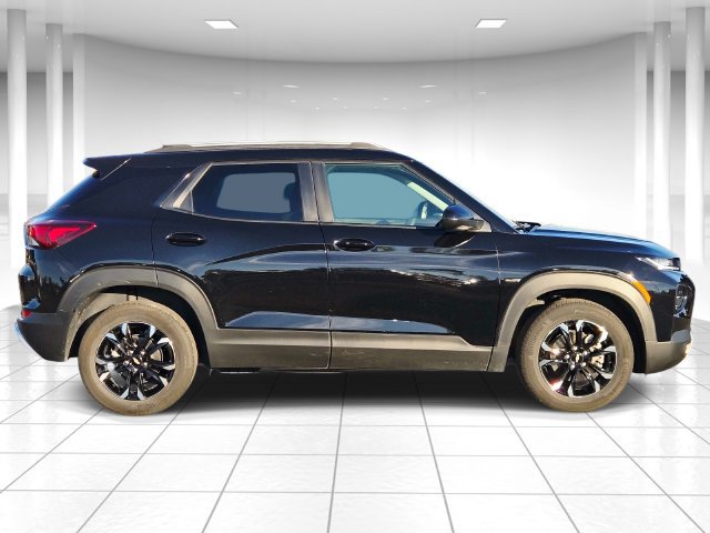 Used 2023 Chevrolet TrailBlazer LT FWD image 2