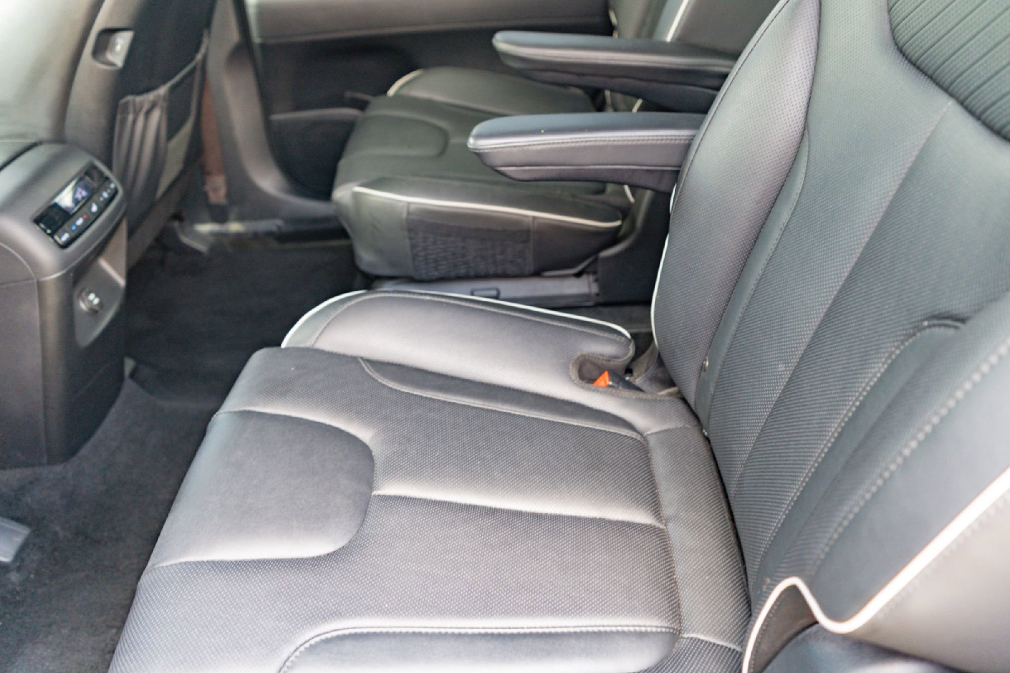 Used 2024 Hyundai Palisade SEL FWD image 22