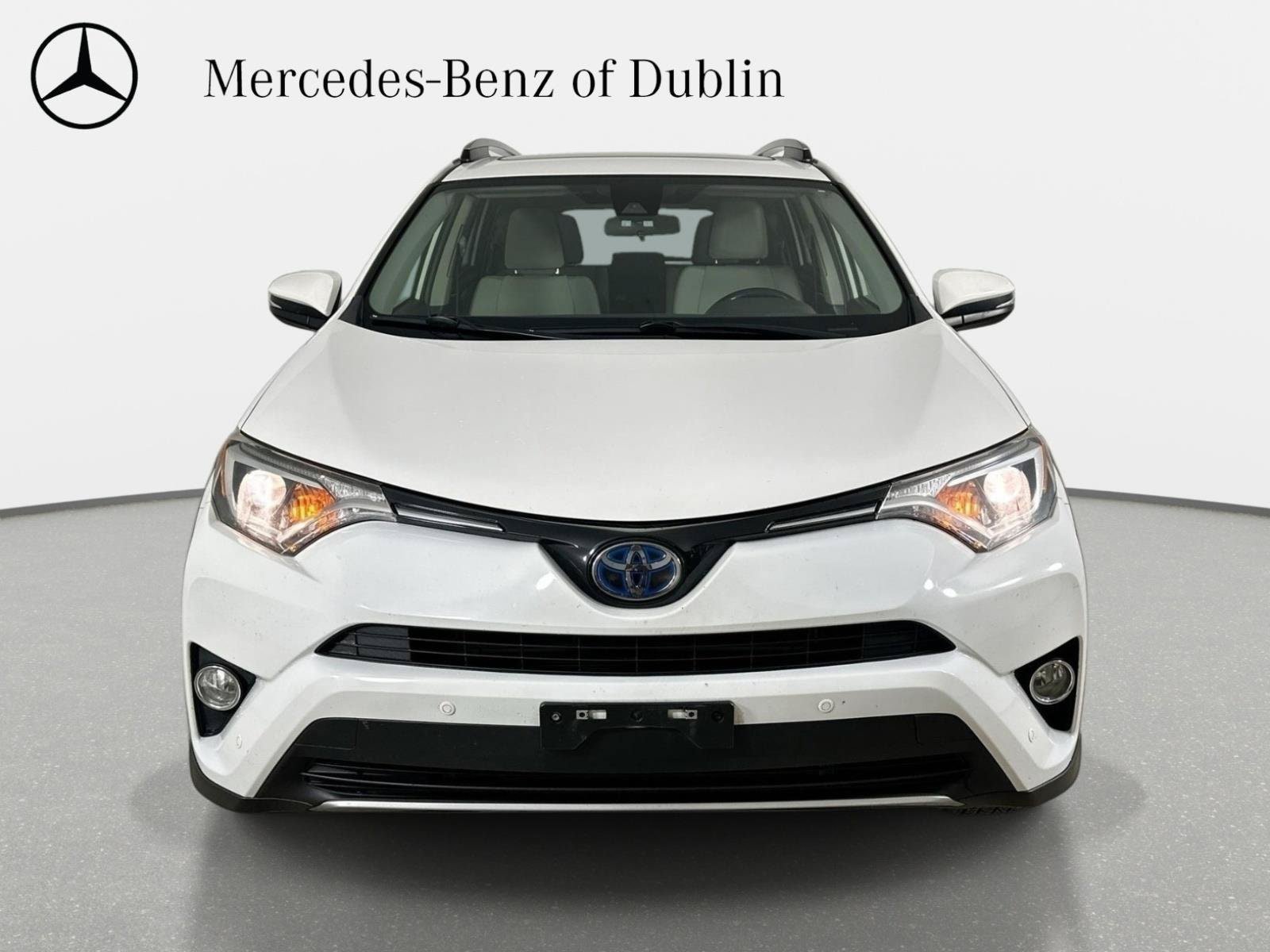 Used 2018 Toyota RAV4 XLE w/ Convenience Package AWD/4WD image 2