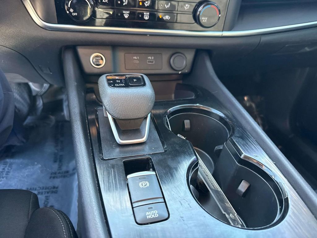 Used 2023 Nissan Rogue S image 27